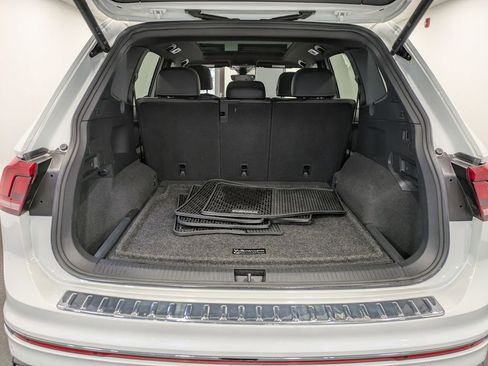 Used 2022 Volkswagen Tiguan SEL R-Line image 25