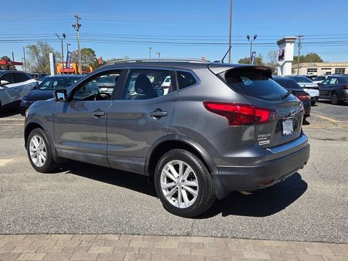 Used 2018 Nissan Rogue Sport SV w/ SV Technology Package image 9