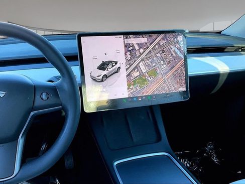 Used 2023 Tesla Model Y Long Range AWD/4WD image 9