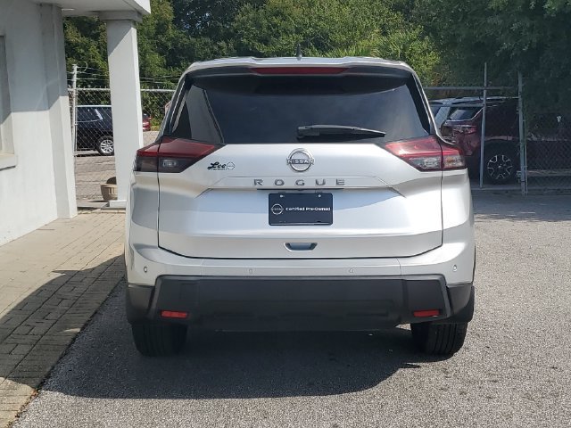 Certified 2024 Nissan Rogue S FWD image 8