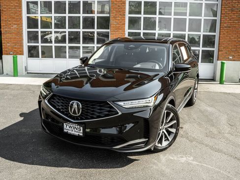 Used 2025 Acura MDX SH-AWD w/ Technology Package image 2