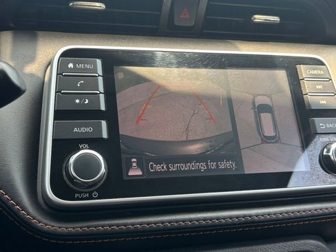 Used 2019 Nissan Kicks SR image 24