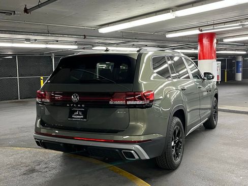 New 2026 Volkswagen Atlas Peak Edition image 6