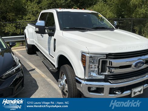 Used 2019 Ford F350 XLT w/ XLT Premium Package AWD/4WD image 1