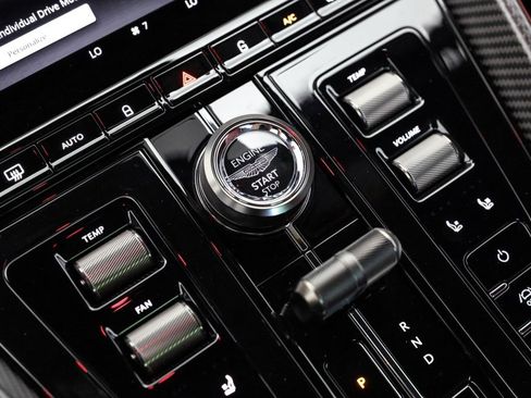 Used 2025 Aston Martin DB12 Volante image 26