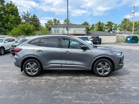 Used 2023 Ford Escape ST-Line w/ Tech Pack #1 AWD/4WD image 19