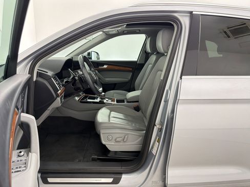 Used 2021 Audi Q5 2.0T Premium Plus w/ Premium Plus Package AWD/4WD image 5