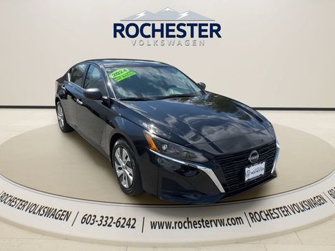 Used 2024 Nissan Altima 2.5 S FWD image 8