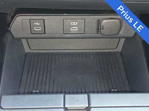 Used 2023 Toyota Prius LE FWD image 28