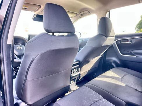 Used 2020 Toyota RAV4 XLE FWD image 13