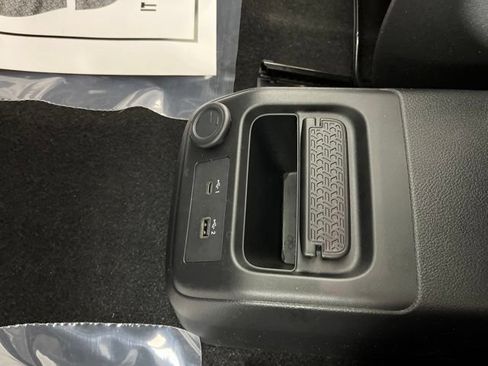 Used 2023 Nissan Ariya FWD image 30