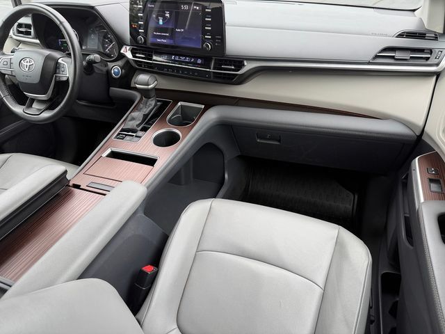 Certified 2022 Toyota Sienna XLE FWD image 35