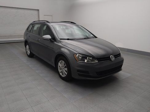 Used 2017 Volkswagen Golf S image 13
