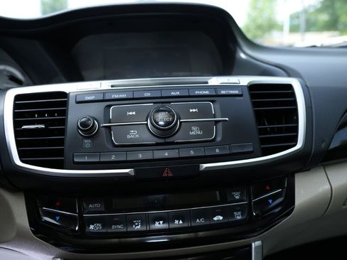 Used 2017 Honda Accord LX image 16