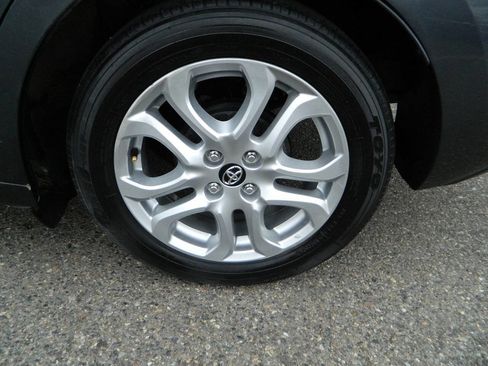 Used 2017 Toyota Yaris iA image 23