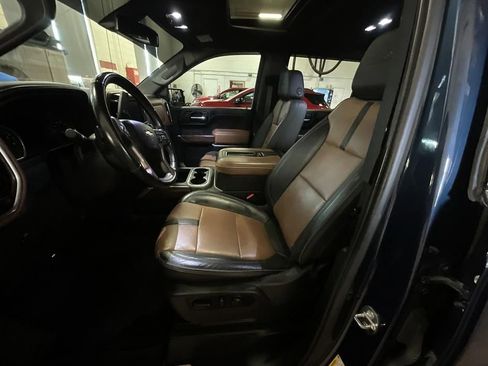 Used 2022 Chevrolet Silverado 1500 High Country w/ Z71 Off-Road Package AWD/4WD image 4