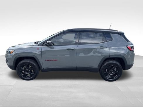 Used 2023 Jeep Compass Trailhawk AWD/4WD image 2