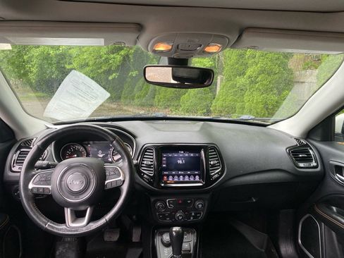Used 2018 Jeep Compass Limited w/ Safe & Security Group AWD/4WD image 18