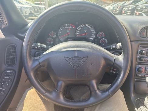 Used 2001 Chevrolet Corvette Convertible w/ Preferred Equipment Group2 RWD image 22