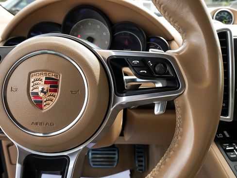 Used 2016 Porsche Cayenne S AWD/4WD image 23
