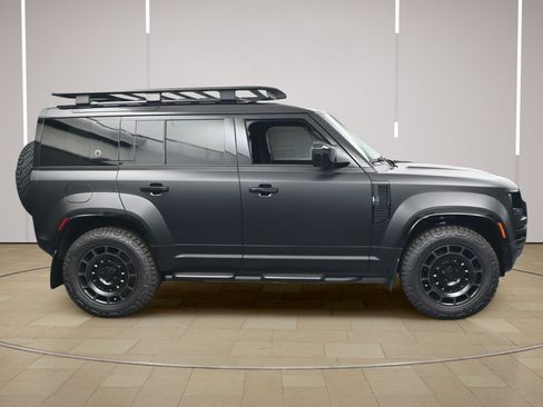 New 2026 Land Rover Defender 110 AWD/4WD image 22