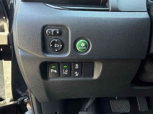 Used 2017 Honda Pilot Elite image 16