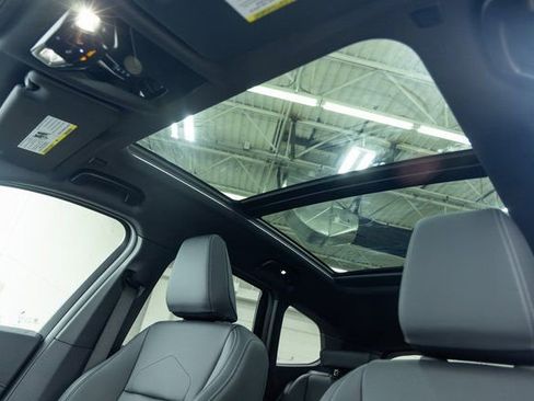 Certified 2025 BMW X1 xDrive28i w/ Convenience Package image 15