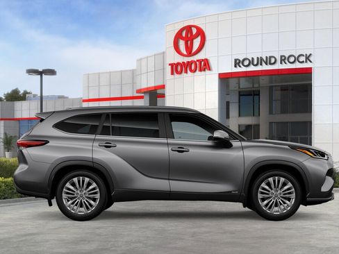 New 2026 Toyota Highlander Platinum image 12
