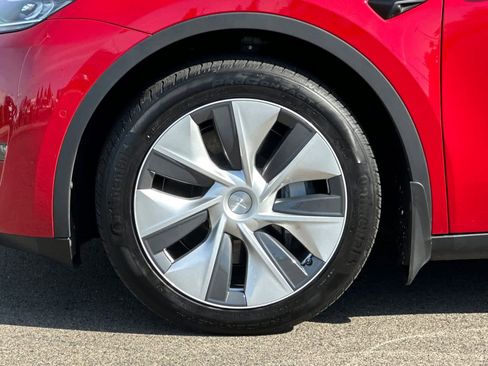 Used 2021 Tesla Model Y Long Range image 29