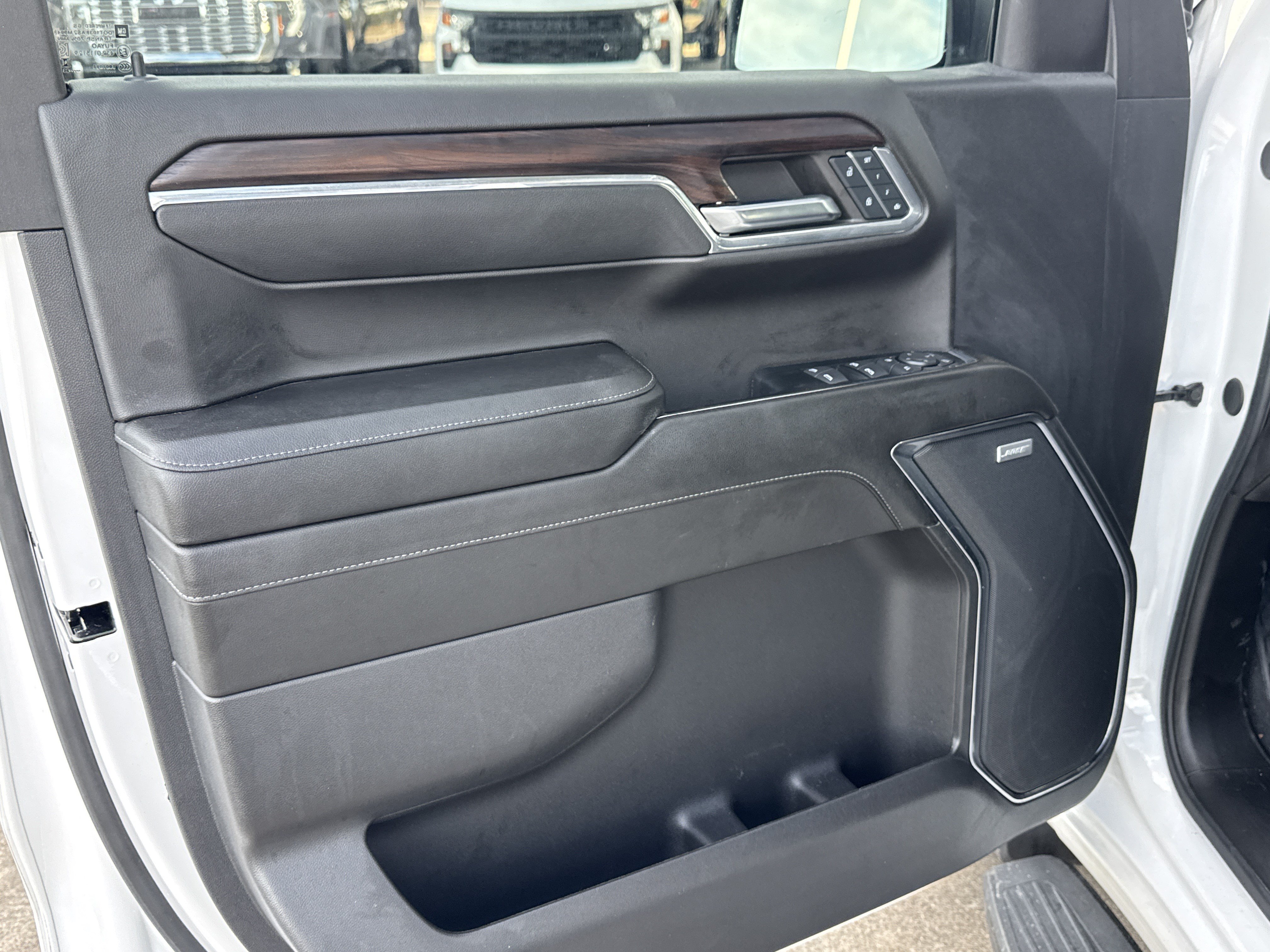 Used 2024 GMC Sierra 1500 SLT RWD image 3