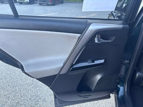 Used 2018 Toyota RAV4 Limited AWD/4WD image 40