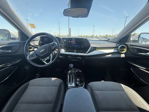 Used 2024 Chevrolet Trax LT w/ Driver Confidence Package FWD image 27