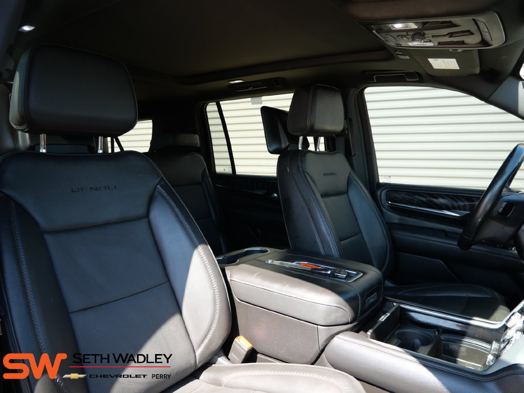 Used 2023 GMC Yukon XL Denali w/ Denali Reserve Package AWD/4WD image 24
