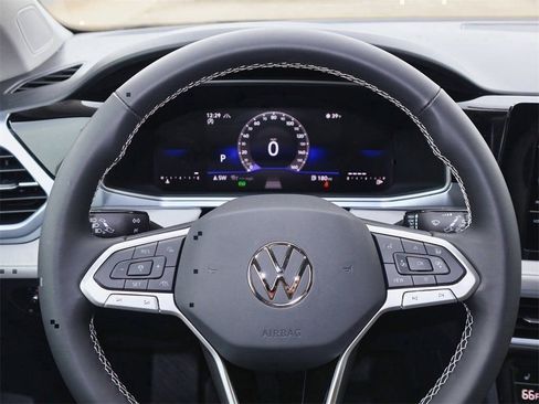 New 2026 Volkswagen Taos SE AWD/4WD image 19