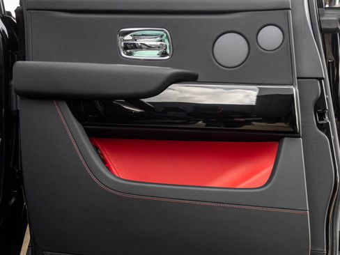 Certified 2023 Rolls-Royce Cullinan w/ Dark Exterior Package AWD/4WD image 38
