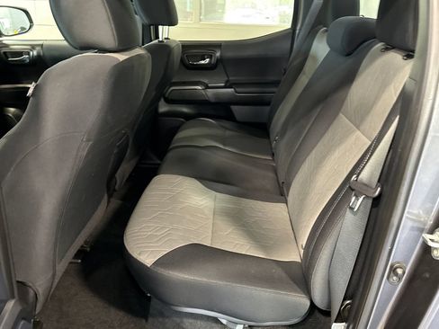 Used 2021 Toyota Tacoma TRD Sport AWD/4WD image 8