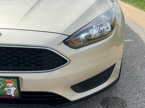Used 2017 Ford Focus SE FWD image 40