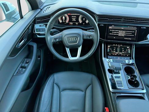 Certified 2025 Audi Q7 3.0T Premium Plus image 18