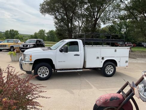 Used 2014 Chevrolet Silverado 3500 W/T AWD/4WD image 6