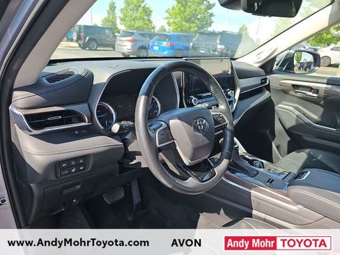 Used 2022 Toyota Highlander Limited AWD/4WD image 9