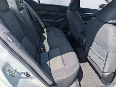 Used 2023 Nissan Altima 2.5 SV w/ SV Premium Package FWD image 11