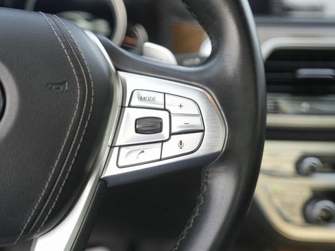 Used 2016 BMW 740i image 24