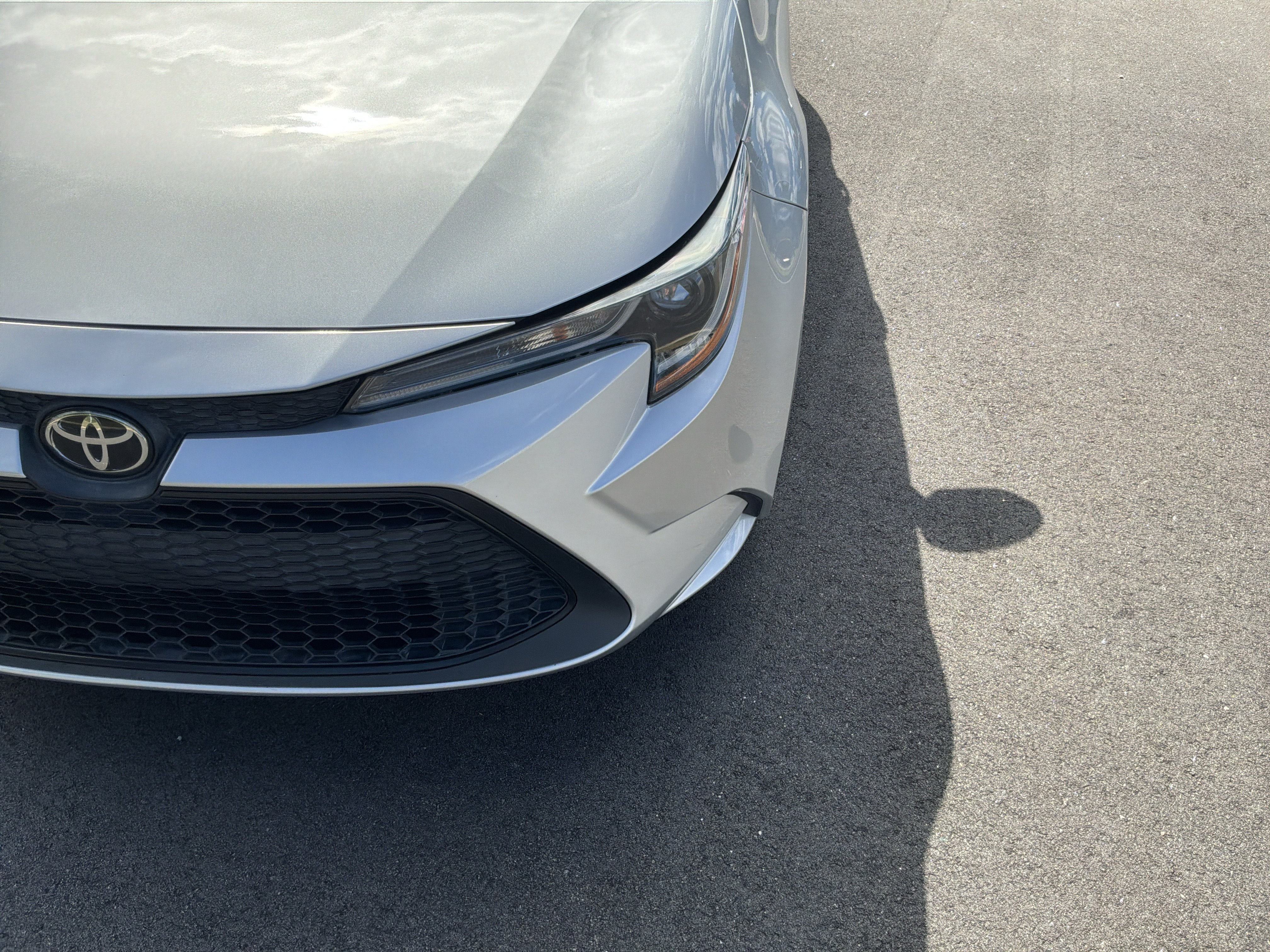 Used 2022 Toyota Corolla LE FWD image 6