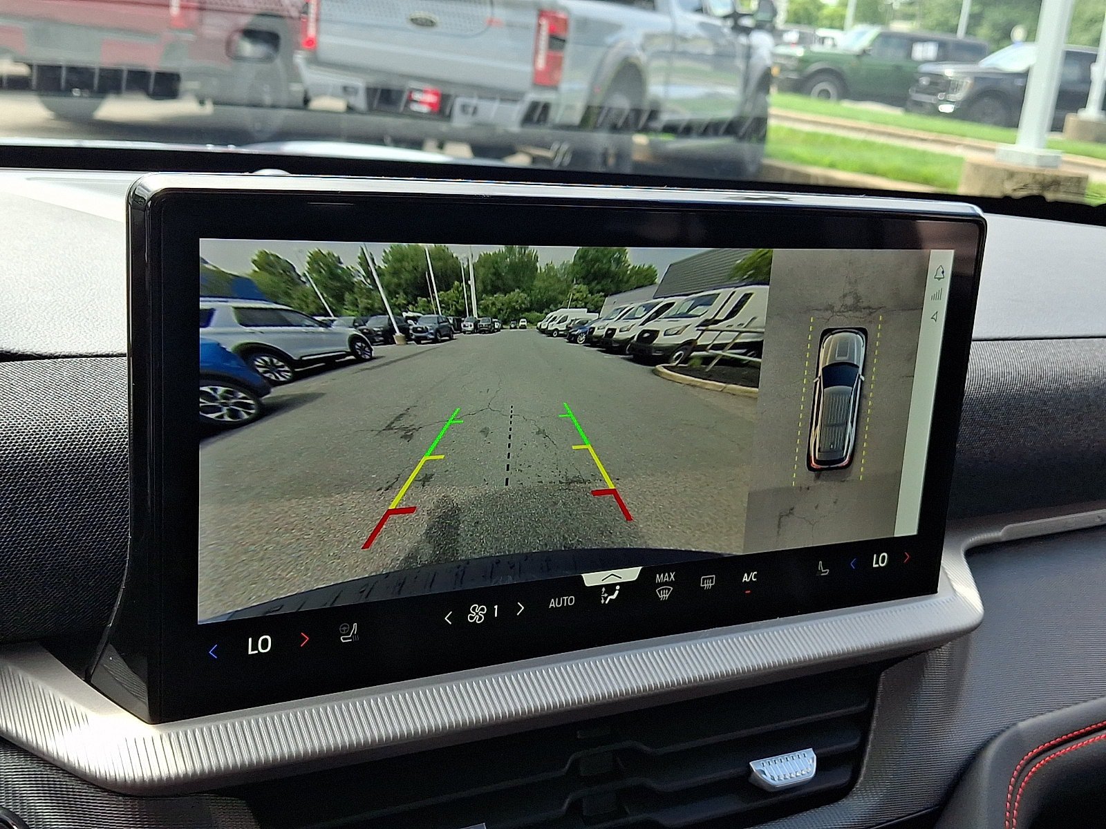 New 2026 Ford Explorer ST-Line w/ ST-Line Street Pack AWD/4WD image 14