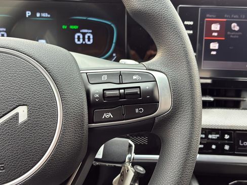 New 2025 Kia Sportage LX image 35
