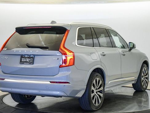 Certified 2025 Volvo XC90 B5 Core w/ Climate Package AWD/4WD image 5