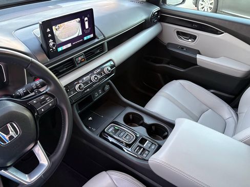Certified 2024 Honda Pilot EX-L image 17