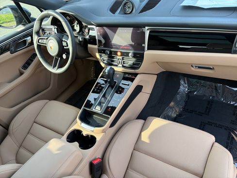 New 2026 Porsche Macan Base AWD/4WD image 18