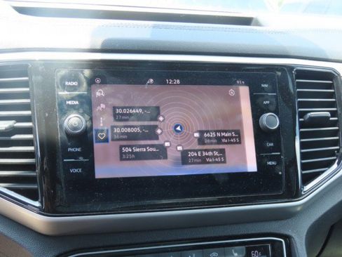Used 2021 Volkswagen Atlas Cross Sport SEL R-Line FWD image 27