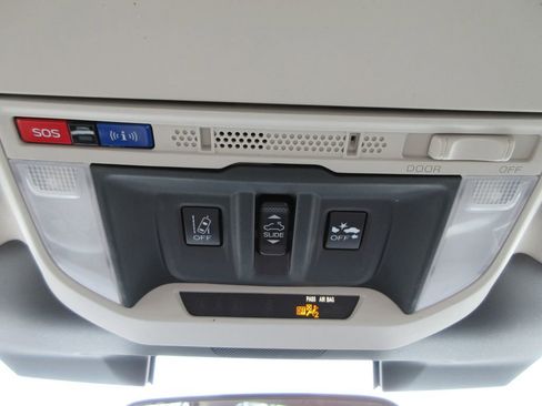 Used 2023 Subaru Forester Premium image 32